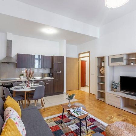 Central Gozsdu Apartment In The Party Street Budapest Esterno foto