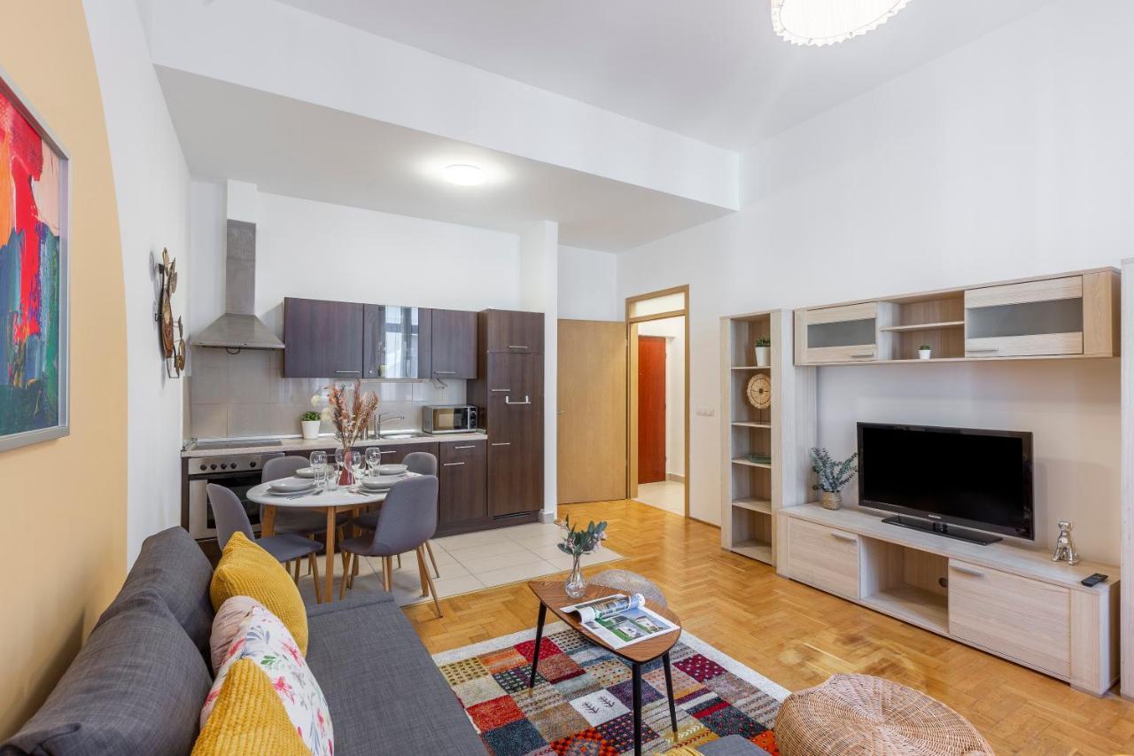 Central Gozsdu Apartment In The Party Street Budapest Esterno foto