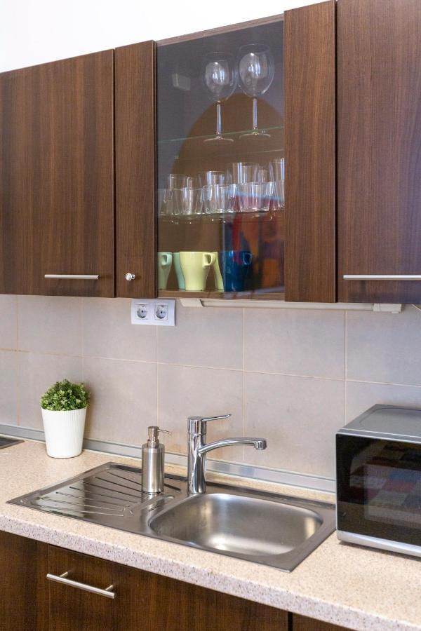 Central Gozsdu Apartment In The Party Street Budapest Esterno foto